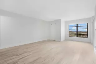 2200 S Cypress Bend Dr, Pompano Beach, FL 33069 - Photo 15