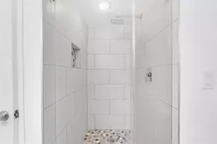 2200 S Cypress Bend Dr, Pompano Beach, FL 33069 - Photo 17