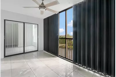 2200 S Cypress Bend Dr, Unit #805, Pompano Beach, FL 33069 - Photo 21