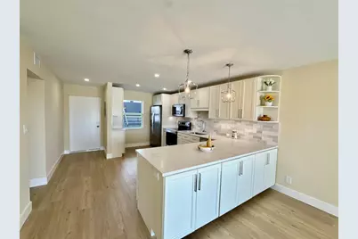 7887  Golf Circle Dr, Unit #211, Margate, FL 33063 - Photo 3