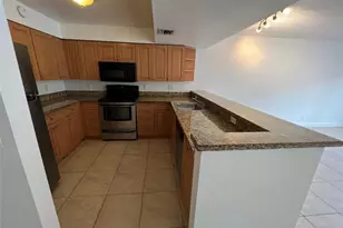 5221 Geneva Way Unit, Doral, FL 33166 - Photo 3