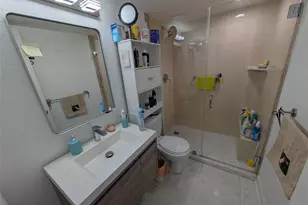 9300 N Hollybrook Lake Dr, Pembroke Pines, FL 33025 - Photo 7