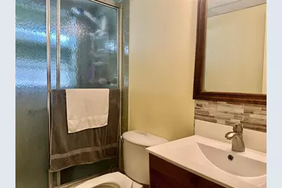 1015  Country Club Dr, Unit #307, Margate, FL 33063 - Photo 9