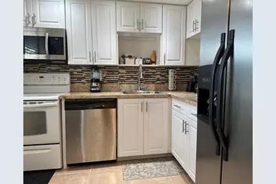 1015  Country Club Dr, Unit #307, Margate, FL 33063 - Photo 3