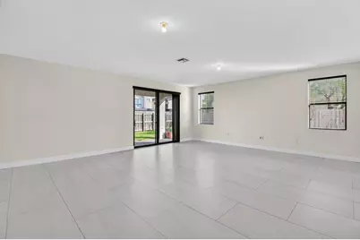 7669 NW 103rd Pl, Doral, FL 33178 - Photo 15