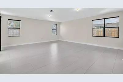 7669 NW 103rd Pl, Doral, FL 33178 - Photo 13