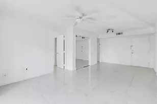 4805 NW 7th St, Miami, FL 33126 - Photo 13