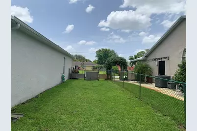 158 NE Twylite Ter, Port Saint Lucie, FL 34983 - Photo 17