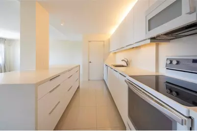 2555 NE 11th St, Unit #902, Fort Lauderdale, FL 33304 - Photo 9