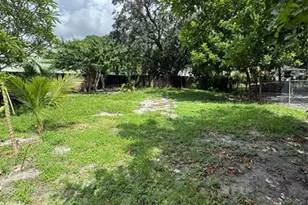 113 SE 4th St, Hallandale Beach, FL 33009 - Photo 15