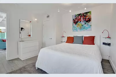 2149 NE 27th Dr, Wilton Manors, FL 33306 - Photo 25