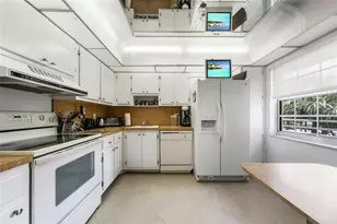 3960 Oaks Clubhouse Dr, Pompano Beach, FL 33069 - Photo 13