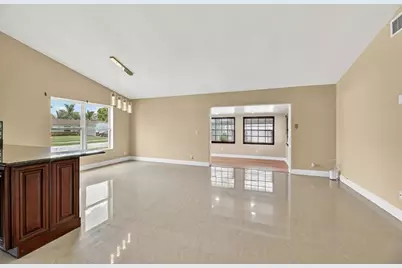 7527 SW 7th Pl, North Lauderdale, FL 33068 - Photo 21