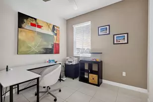 10012 NW 7th St, Miami, FL 33172 - Photo 13