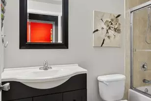 10012 NW 7th St, Miami, FL 33172 - Photo 19