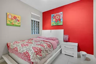 10012 NW 7th St, Miami, FL 33172 - Photo 15