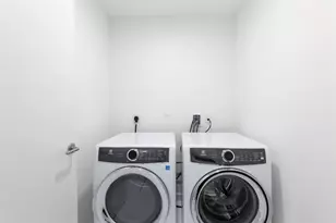 851 NE 1st Ave, Miami, FL 33132 - Photo 17