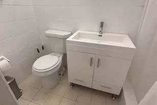 1137 NW 16th Ct, Fort Lauderdale, FL 33311 - Photo 9