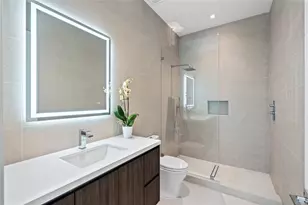 2405 Castilla Isle, Fort Lauderdale, FL 33301 - Photo 39