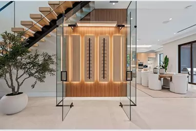 2405  Castilla Isle, Fort Lauderdale, FL 33301 - Photo 5