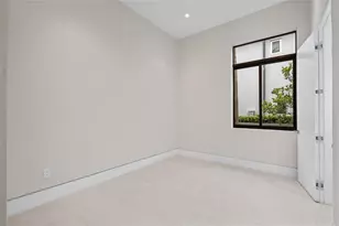 2405 Castilla Isle, Fort Lauderdale, FL 33301 - Photo 31