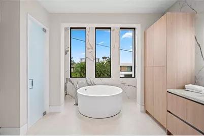 2405  Castilla Isle, Fort Lauderdale, FL 33301 - Photo 29