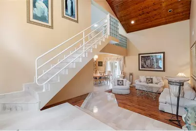 8235 NW 164th St, Miami Lakes, FL 33016 - Photo 23