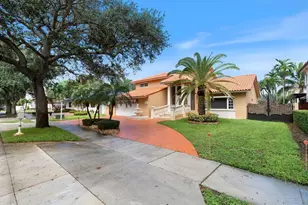 8235 NW 164th St, Miami Lakes, FL 33016 - Photo 3