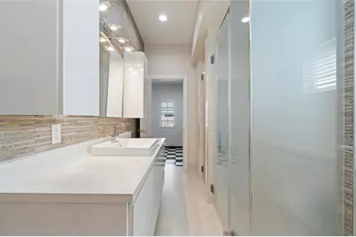 8235 NW 164th St, Miami Lakes, FL 33016 - Photo 17