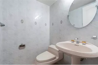 8235 NW 164th St, Miami Lakes, FL 33016 - Photo 19