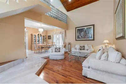 8235 NW 164th St, Miami Lakes, FL 33016 - Photo 21