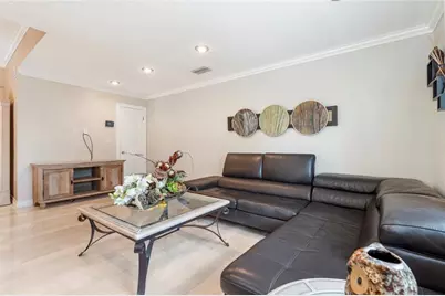 8235 NW 164th St, Miami Lakes, FL 33016 - Photo 29