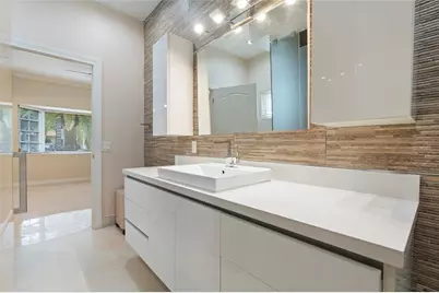 8235 NW 164th St, Miami Lakes, FL 33016 - Photo 15