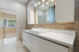 8235 NW 164th St, Miami Lakes, FL 33016 - Photo 15