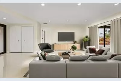 813 SW 52nd St, Cape Coral, FL 33914 - Photo 5