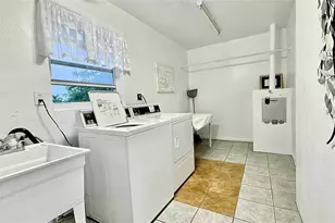 5103 NW 35th St, Lauderdale Lakes, FL 33319 - Photo 17