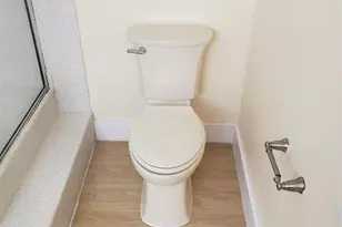 750 NE 199th St, Miami, FL 33179 - Photo 97