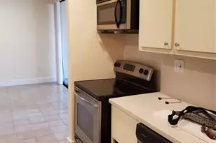 750 NE 199th St, Miami, FL 33179 - Photo 25