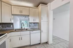 3905 N Nob Hill Rd, Sunrise, FL 33351 - Photo 7