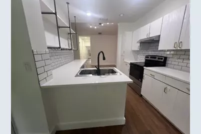 16360  Malibu Dr, Weston, FL 33326 - Photo 3