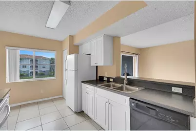 9645 NW 1st Ct, Unit #1-210, Pembroke Pines, FL 33024 - Photo 13