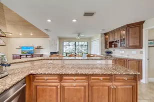 12422 Classic Dr, Coral Springs, FL 33071 - Photo 11