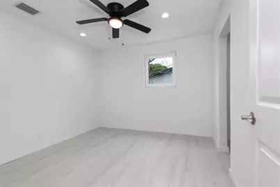 713 SW 4th Ct, Hallandale Beach, FL 33009 - Photo 17