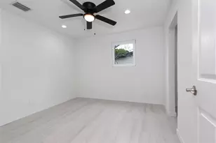 713 SW 4th Ct, Hallandale Beach, FL 33009 - Photo 17