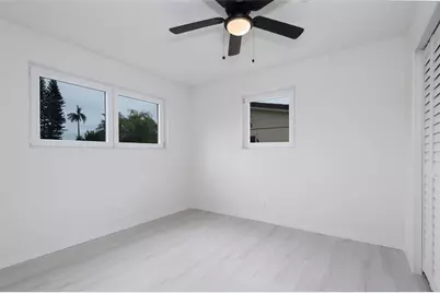 713 SW 4th Ct, Hallandale Beach, FL 33009 - Photo 15