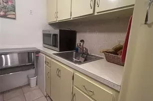 900 SW 10th Terrace, Hallandale Beach, FL 33009 - Photo 11