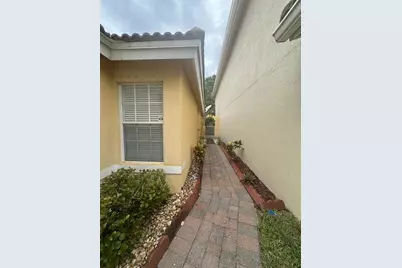 3427  Commodore Ct, West Palm Beach, FL 33411 - Photo 3