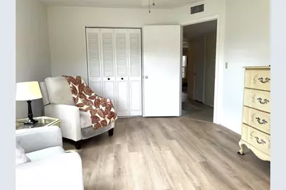 68  Royal Oak Ct, Unit #106, Vero Beach, FL 32962 - Photo 11