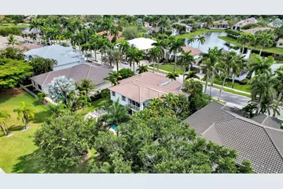 2527  Montclaire Cir, Weston, FL 33327 - Photo 45