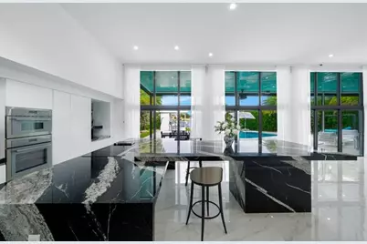 19  Gatehouse Rd, Sea Ranch Lakes, FL 33308 - Photo 17